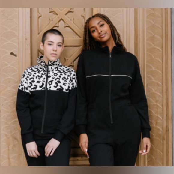 SMASH & TESS zip-up romper. Size x small. - Picture 2 of 9